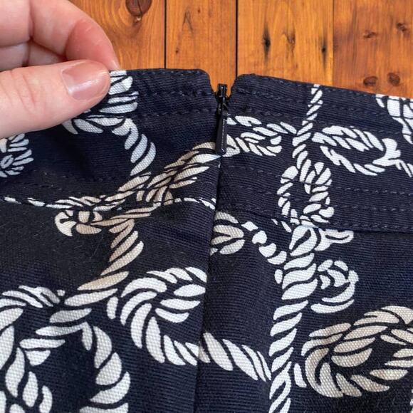 Talbots Navy White Rope Knot Pattern Cotton Stretch Mini Skirt Size 8P - Picture 3 of 9